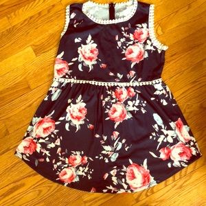 🌸Navy floral tunic🌸